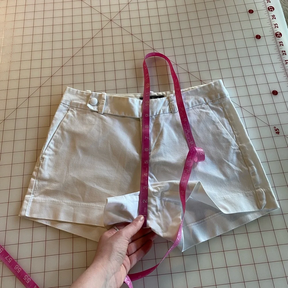 Banana Republic size 2 petite 2P white bermuda business casual summer shorts
